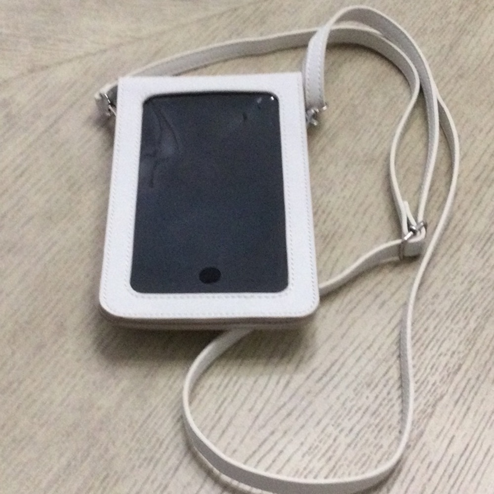 Crossbody phone bag